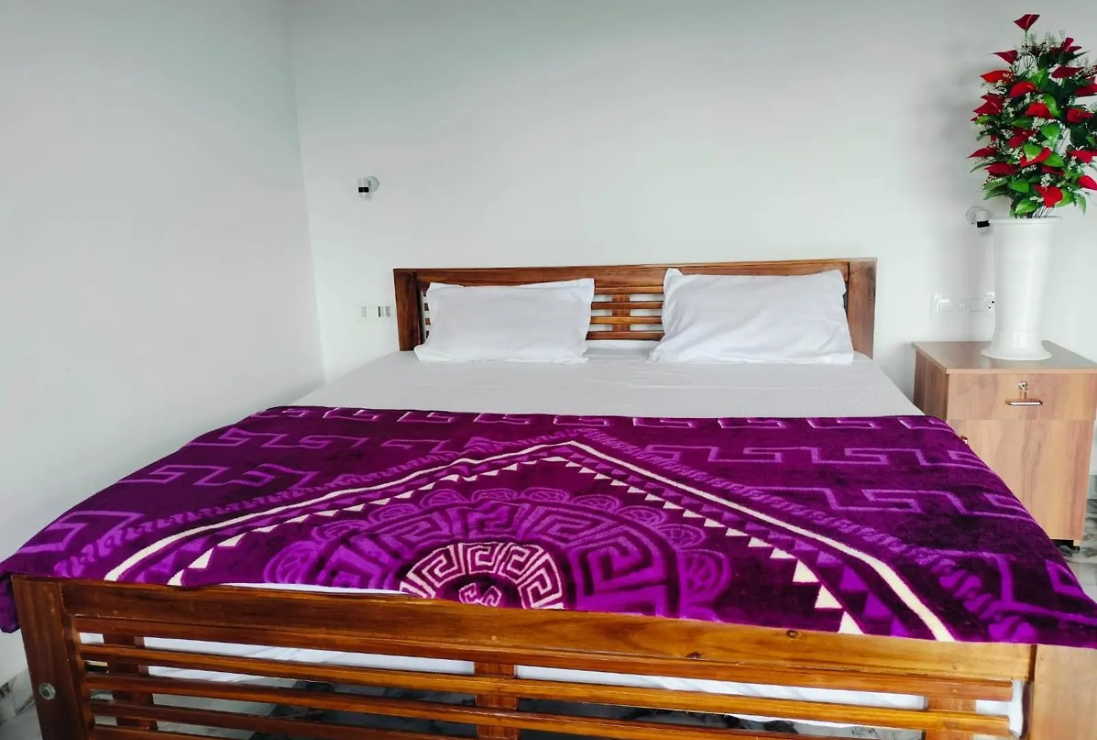 Half Moon Holiday Home - 8Bhk Munnar
