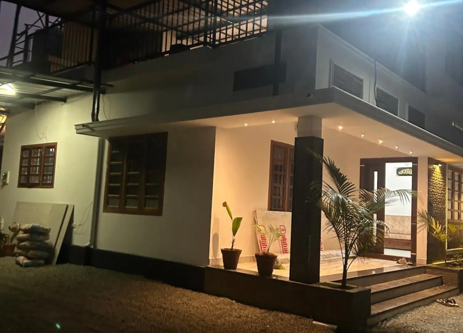Half Moon Holiday Home - 8Bhk Munnar